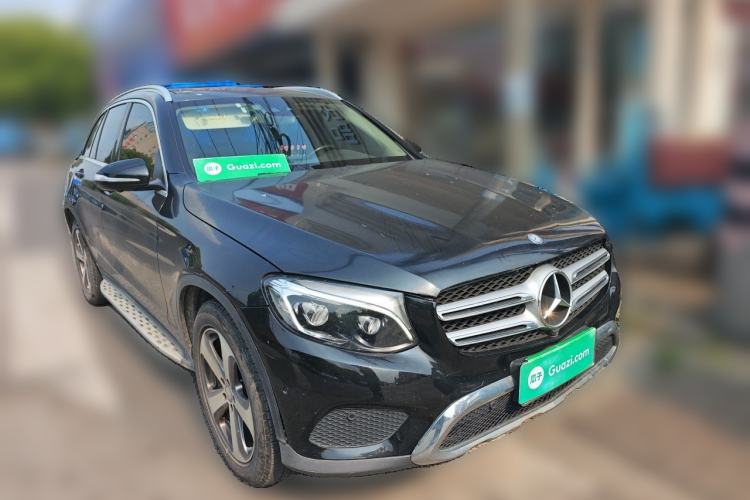 Used Mercedes-Benz GLC 2016 GLC 300 4MATIC Dynamic Model Front Right 45 Deg