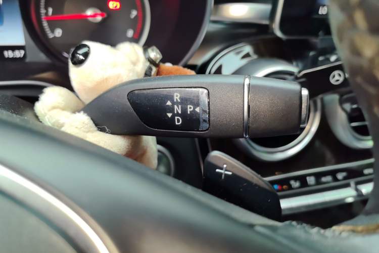 Used Mercedes-Benz GLC 2016 GLC 260 4MATIC Dynamic Edition Gear Lever