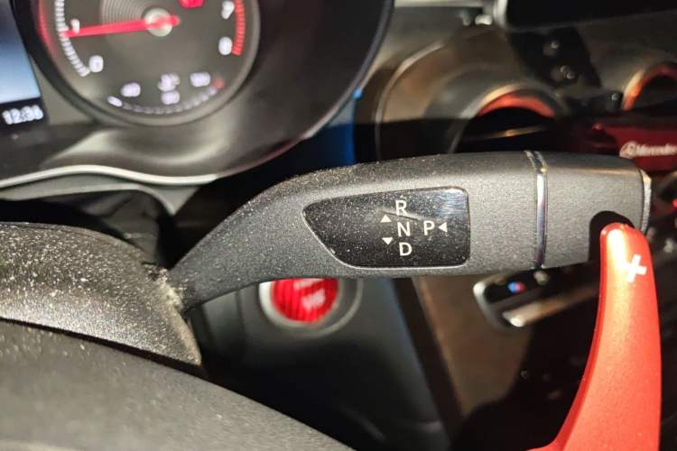 Used Mercedes-Benz GLC 2016 GLC 300 4MATIC Dynamic Model Gear Lever