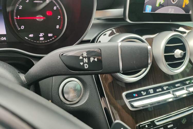 Used Mercedes-Benz GLC 2016 GLC 260 4MATIC Luxury Model Gear Lever