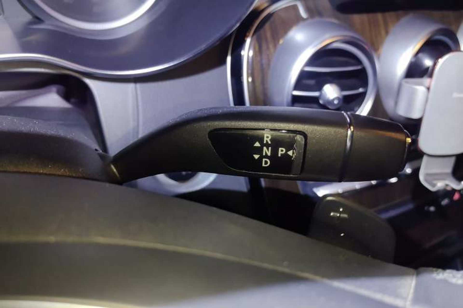 Used Mercedes-Benz GLC 2016 GLC 260 4MATIC Dynamic Edition Gear Lever