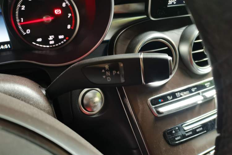 Used Mercedes-Benz GLC 2016 GLC 300 4MATIC Dynamic Model Gear Lever