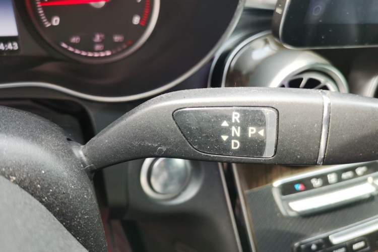 Used Mercedes-Benz GLC 2016 GLC 260 4MATIC Dynamic Edition Gear Lever