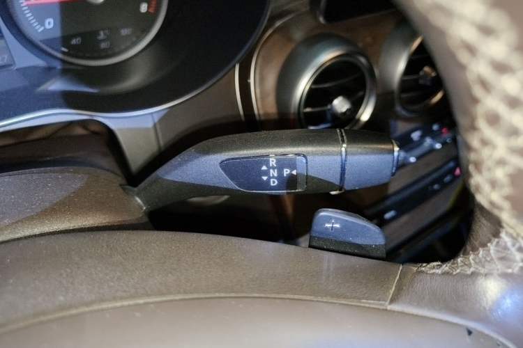 Used Mercedes-Benz GLC 2016 GLC 300 4MATIC Luxury Model Gear Lever