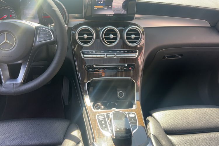 Used Mercedes-Benz GLC 2016 GLC 260 4MATIC Dynamic Edition Gear Lever