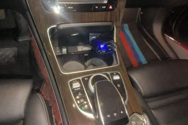 Used Mercedes-Benz GLC 2016 GLC 260 4MATIC Dynamic Edition Gear Lever