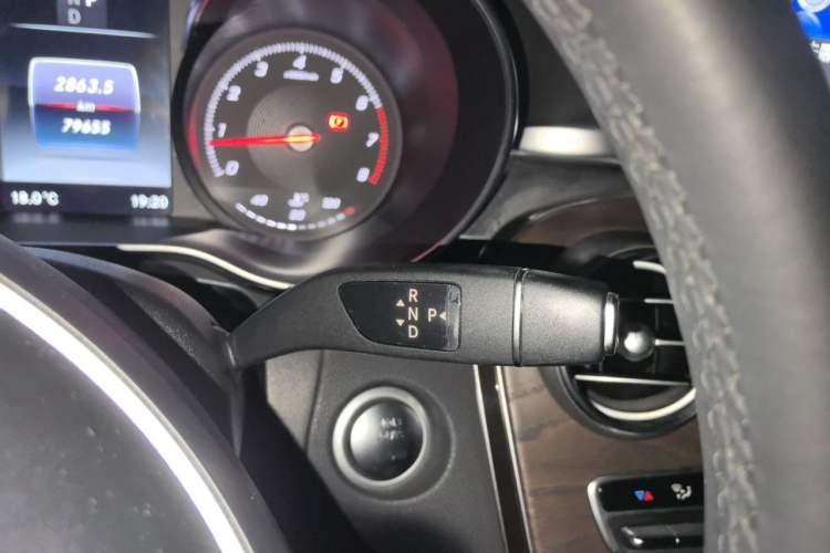 Used Mercedes-Benz GLC 2016 GLC 300 4MATIC Dynamic Model Gear Lever