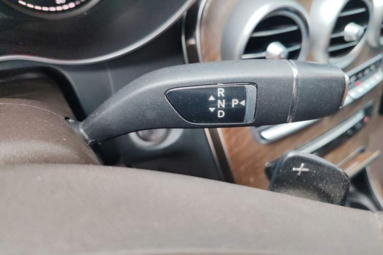 Used Mercedes-Benz GLC 2016 GLC 300 4MATIC Dynamic Model Gear Lever