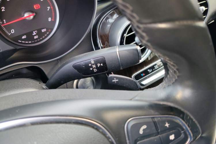 Used Mercedes-Benz GLC 2016 GLC 260 4MATIC Dynamic Edition Gear Lever