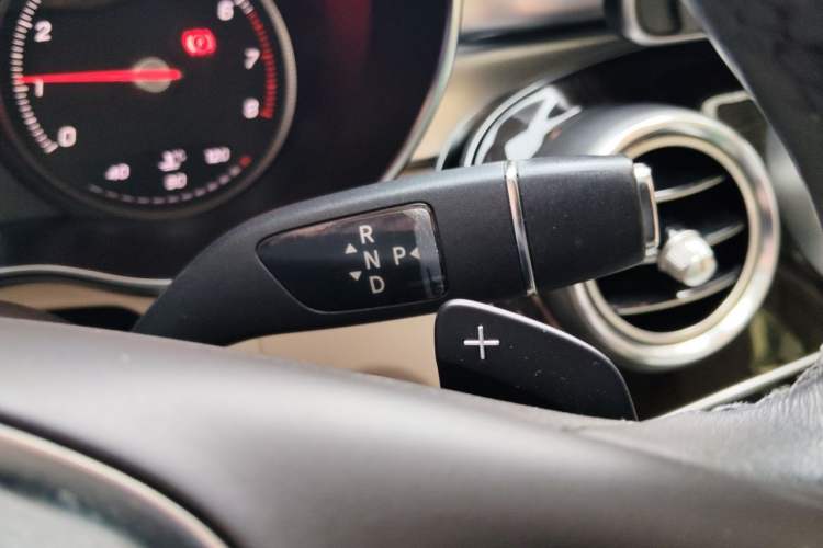 Used Mercedes-Benz GLC 2016 GLC 260 4MATIC Luxury Model Gear Lever