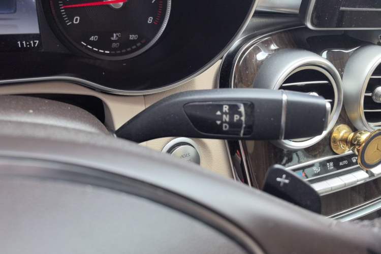 Used Mercedes-Benz GLC 2016 GLC 260 4MATIC Dynamic Edition Gear Lever