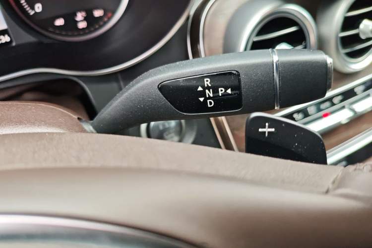 Used Mercedes-Benz GLC 2016 GLC 300 4MATIC Dynamic Model Gear Lever