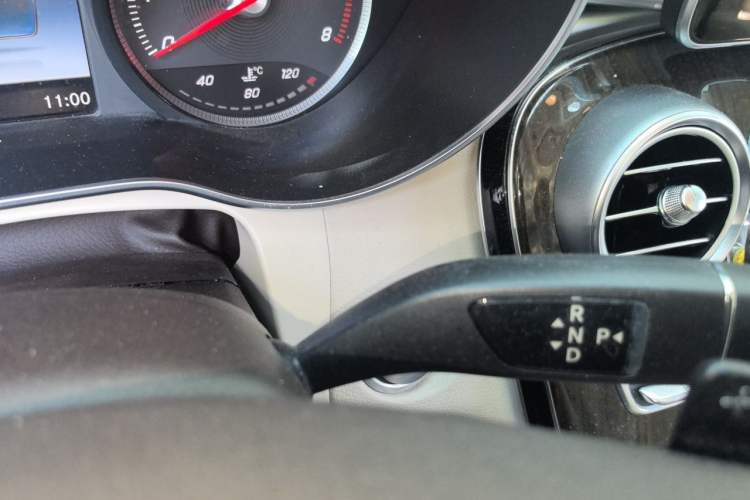 Used Mercedes-Benz GLC 2016 GLC 260 4MATIC Dynamic Edition Gear Lever