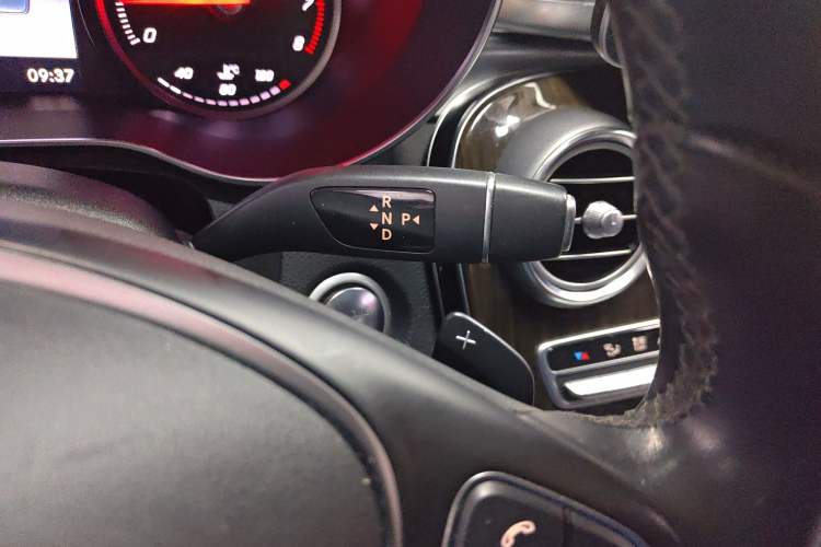 Used Mercedes-Benz GLC 2016 GLC 260 4MATIC Luxury Model Gear Lever