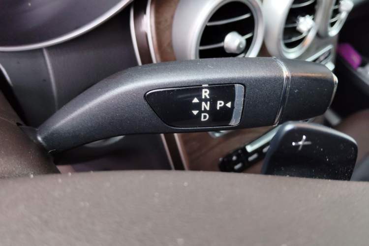 Used Mercedes-Benz GLC 2016 GLC 300 4MATIC Dynamic Model Gear Lever