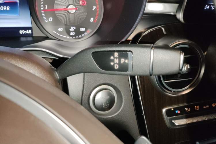 Used Mercedes-Benz GLC 2016 GLC 260 4MATIC Luxury Model Gear Lever