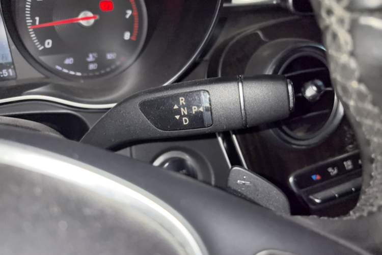 Used Mercedes-Benz GLC 2016 GLC 260 4MATIC Luxury Model Gear Lever