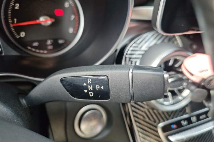 Used Mercedes-Benz GLC 2016 GLC 260 4MATIC Dynamic Edition Gear Lever