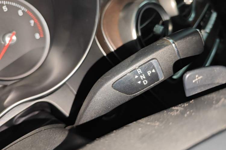 Used Mercedes-Benz GLC 2016 GLC 300 4MATIC Dynamic Model Gear Lever