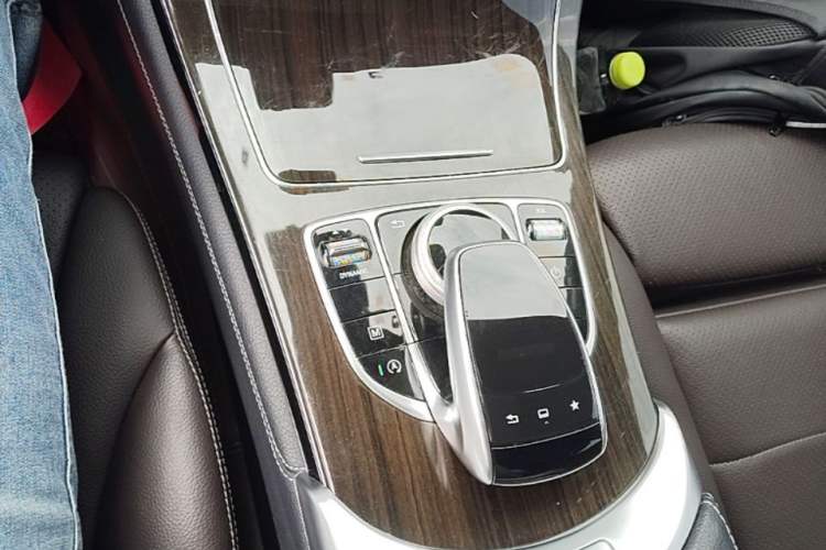 Used Mercedes-Benz GLC 2016 GLC 260 4MATIC Luxury Model Gear Lever