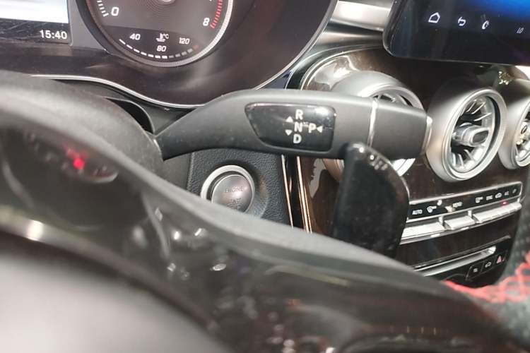 Used Mercedes-Benz GLC 2016 GLC 260 4MATIC Dynamic Edition Gear Lever