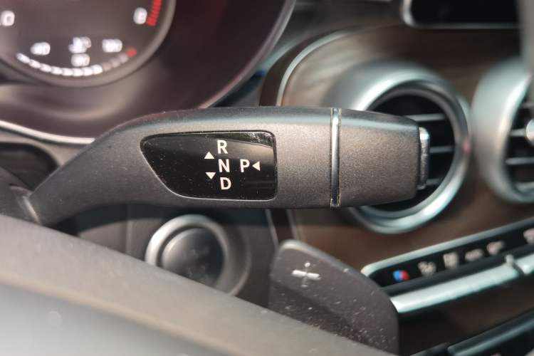 Used Mercedes-Benz GLC 2016 GLC 300 4MATIC Luxury Model Gear Lever