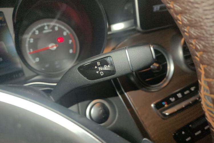 Used Mercedes-Benz GLC 2016 GLC 300 4MATIC Dynamic Model Gear Lever