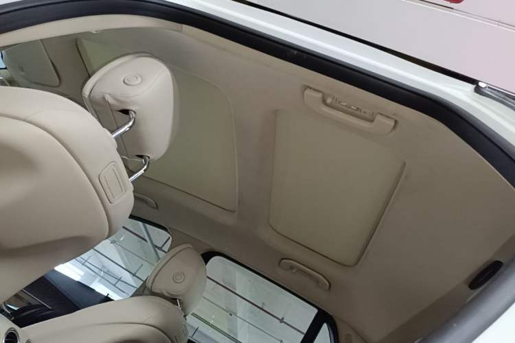 Used Mercedes-Benz GLC 2016 GLC 300 4MATIC Dynamic Model Headliner