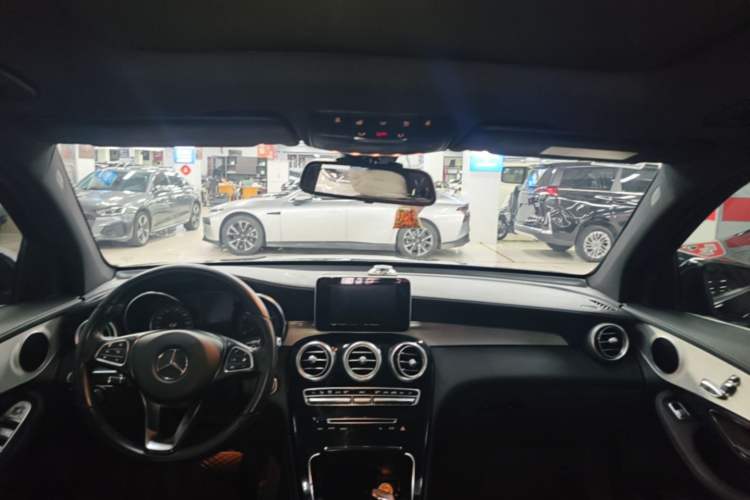 Used Mercedes-Benz GLC 2016 GLC 200 4MATIC Headliner