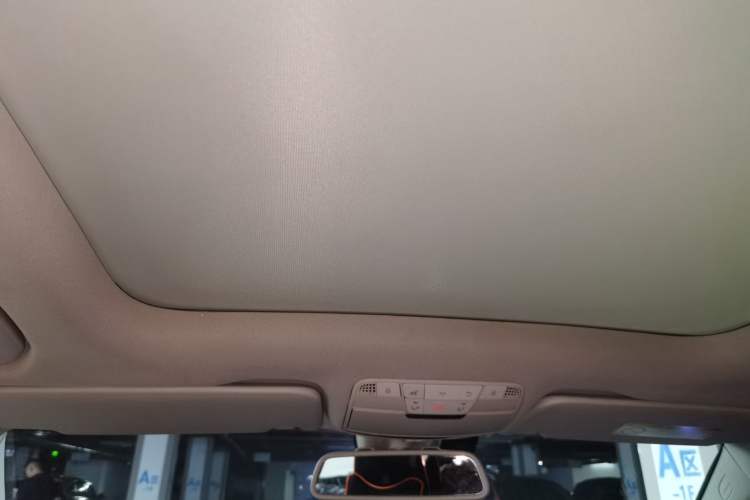 Used Mercedes-Benz GLC 2016 GLC 260 4MATIC Dynamic Edition Headliner