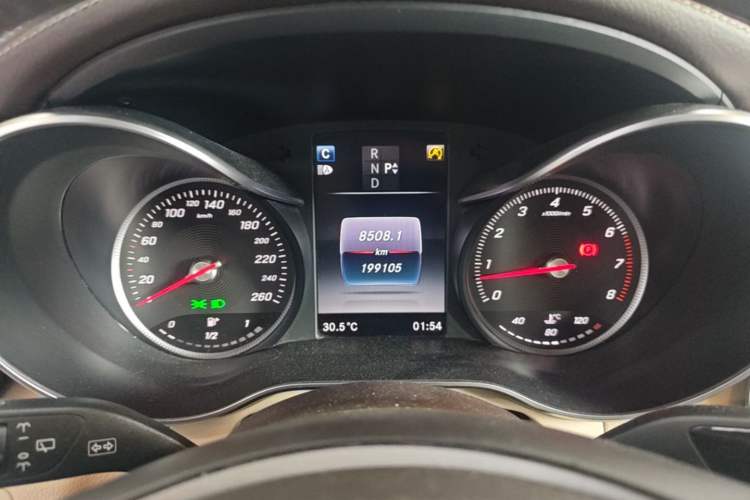 Used Mercedes-Benz GLC 2016 GLC 300 4MATIC Dynamic Model Instrument Cluster