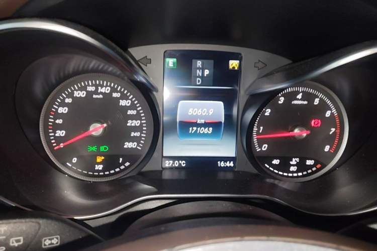 Used Mercedes-Benz GLC 2016 GLC 260 4MATIC Luxury Model Instrument Cluster