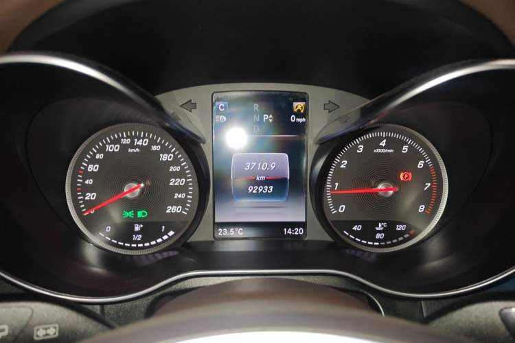 Used Mercedes-Benz GLC 2016 GLC 300 4MATIC Dynamic Model Instrument Cluster