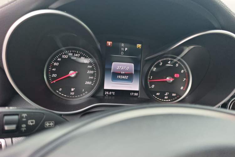 Used Mercedes-Benz GLC 2016 GLC 260 4MATIC Luxury Model Instrument Cluster