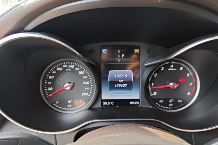 Used Mercedes-Benz GLC 2016 GLC 260 4MATIC Luxury Model Instrument Cluster