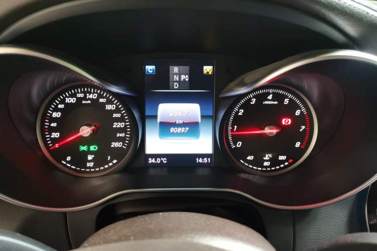 Used Mercedes-Benz GLC 2016 GLC 300 4MATIC Dynamic Model Instrument Cluster