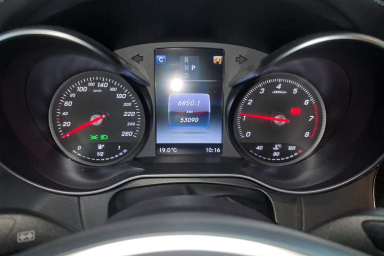 Used Mercedes-Benz GLC 2016 GLC 300 4MATIC Luxury Model Instrument Cluster
