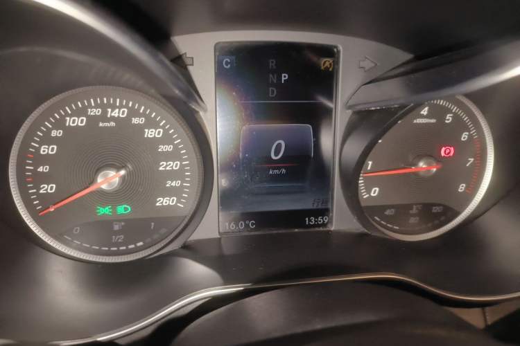 Used Mercedes-Benz GLC 2016 GLC 260 4MATIC Dynamic Edition Instrument Cluster