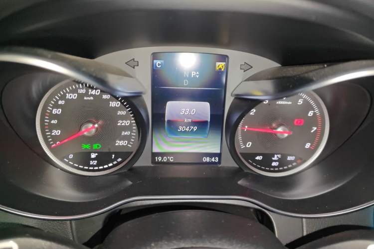 Used Mercedes-Benz GLC 2016 GLC 300 4MATIC Dynamic Model Instrument Cluster