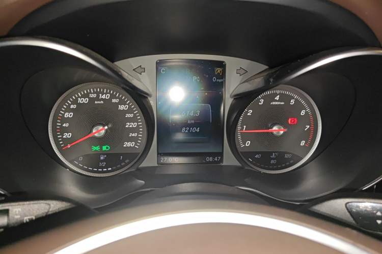 Used Mercedes-Benz GLC 2016 GLC 260 4MATIC Luxury Model Instrument Cluster