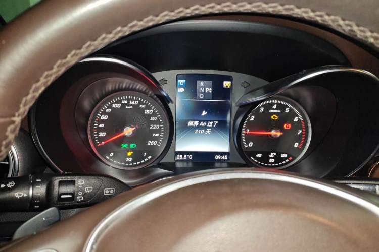 Used Mercedes-Benz GLC 2016 GLC 300 4MATIC Dynamic Model Instrument Cluster