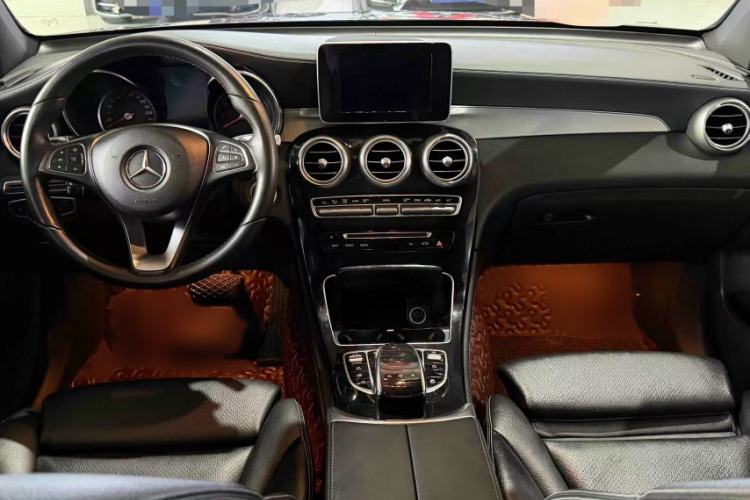 Used Mercedes-Benz GLC 2016 GLC 200 4MATIC Interior 1