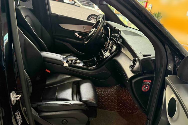 Used Mercedes-Benz GLC 2016 GLC 200 4MATIC Interior 10