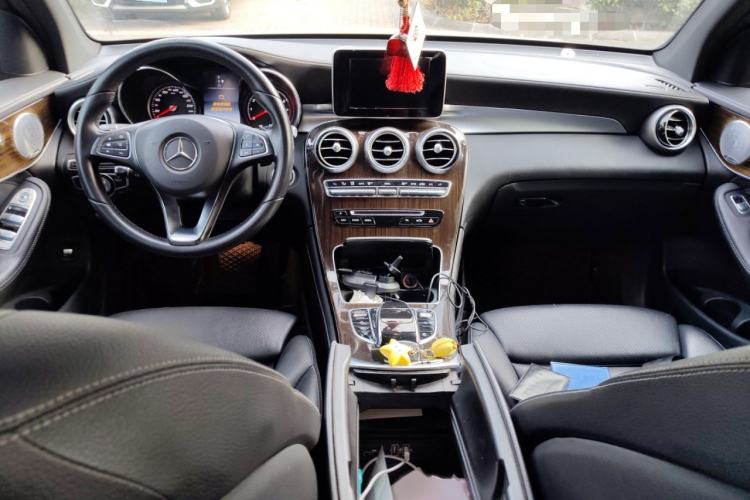 Used Mercedes-Benz GLC 2016 GLC 260 4MATIC Dynamic Edition Interior 2