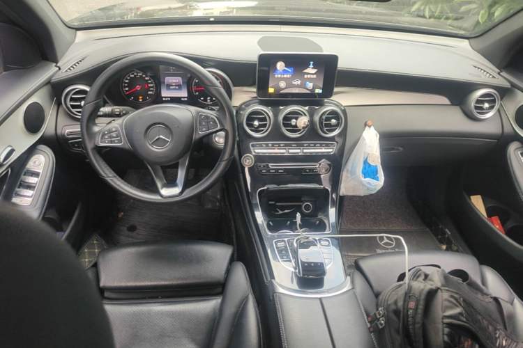 Used Mercedes-Benz GLC 2016 GLC 200 4MATIC Interior 2