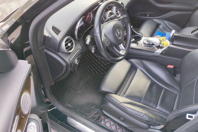 Used Mercedes-Benz GLC 2016 GLC 260 4MATIC Dynamic Edition Interior 3