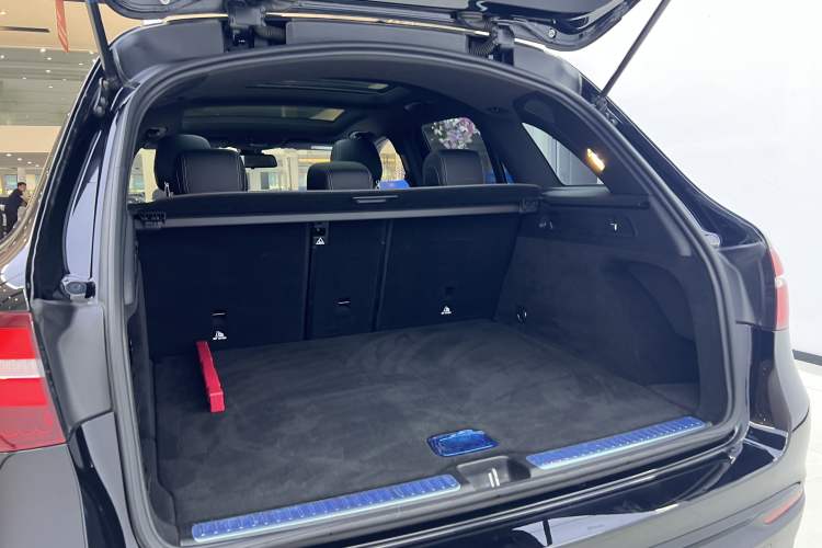 Used Mercedes-Benz GLC 2016 GLC 200 4MATIC Interior 8