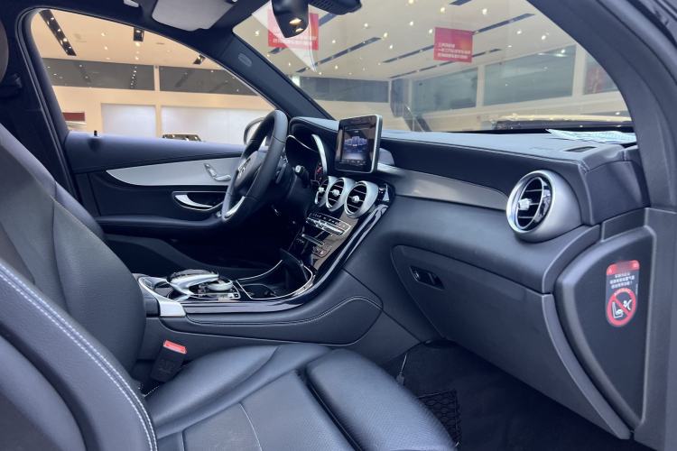 Used Mercedes-Benz GLC 2016 GLC 200 4MATIC Interior 9