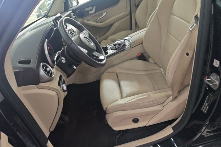 Used Mercedes-Benz GLC 2016 GLC 300 4MATIC Dynamic Model Left Front Seat