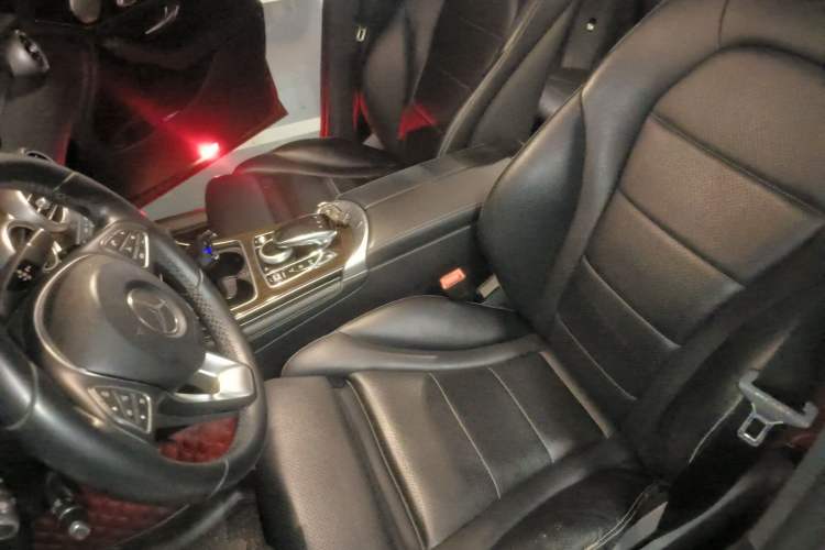 Used Mercedes-Benz GLC 2016 GLC 260 4MATIC Dynamic Edition Left Front Seat